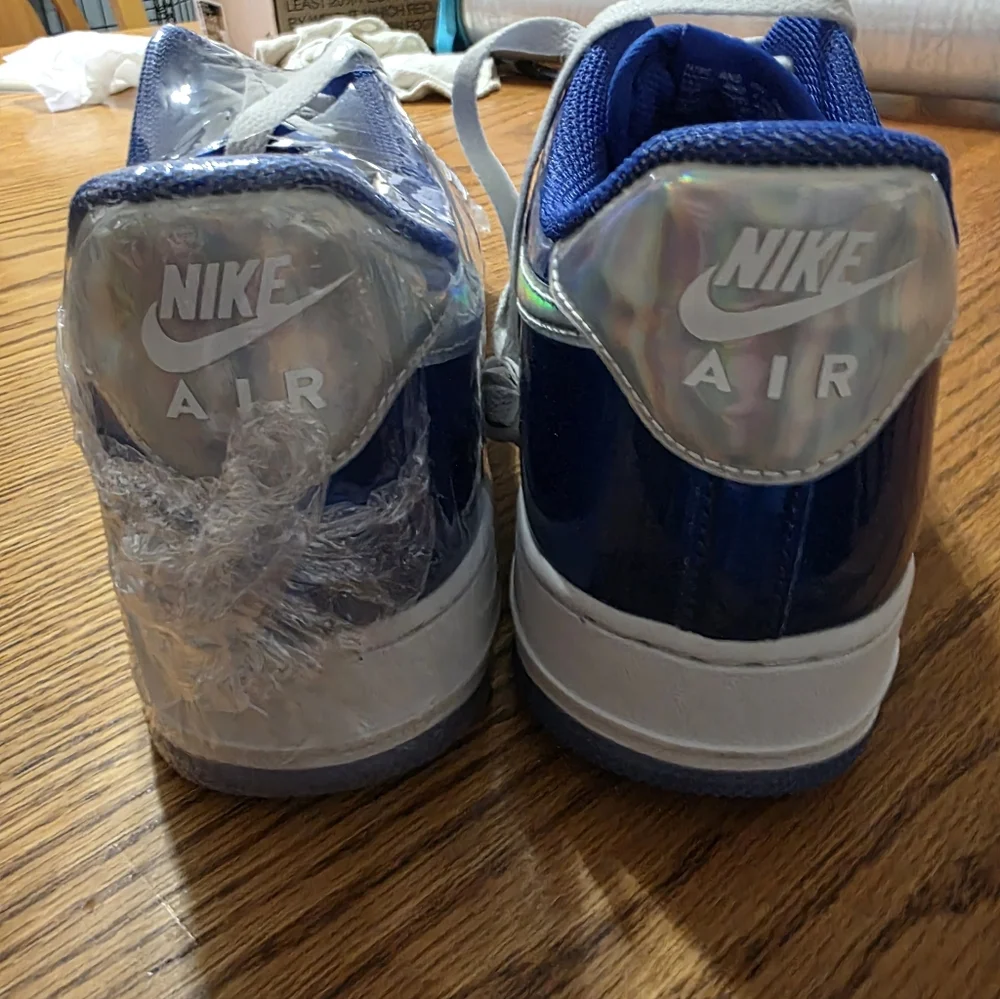 Nike AF1 LV8, Size 10.5 White and Royal Blue Low Top Air Sneakers BRAND NEW! - Picture 6 of 6